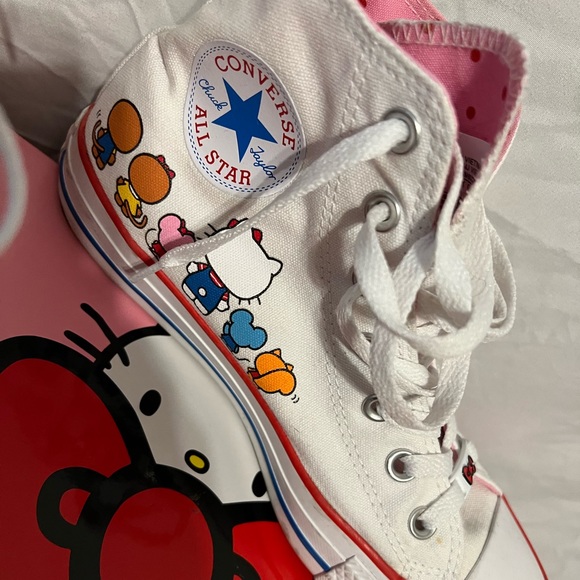 SOLD!!! Sz 8 Womens Converse Sanrio Hello Kitty Collab Hi Tops - Picture 3 of 14
